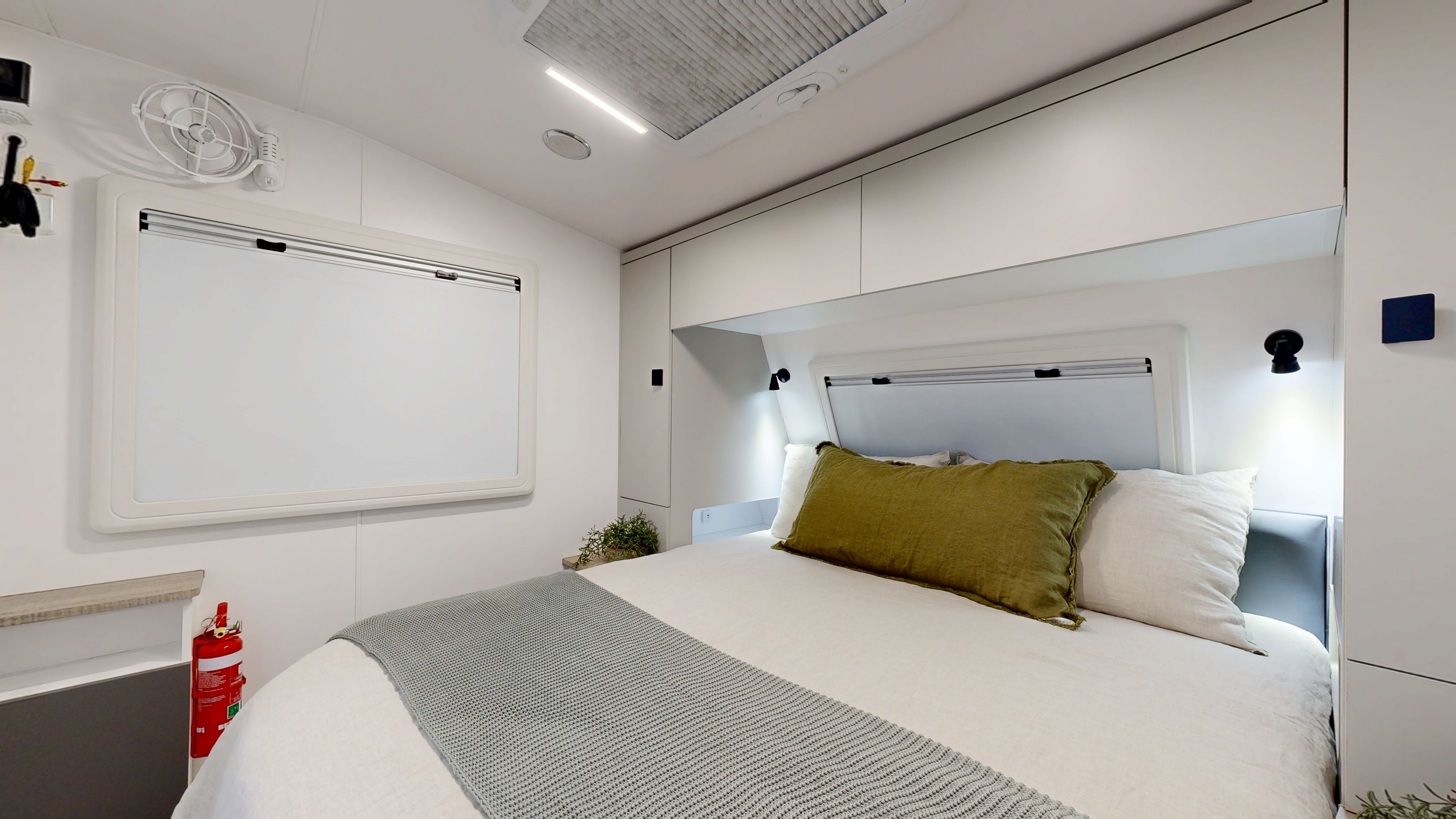 Gallery 16